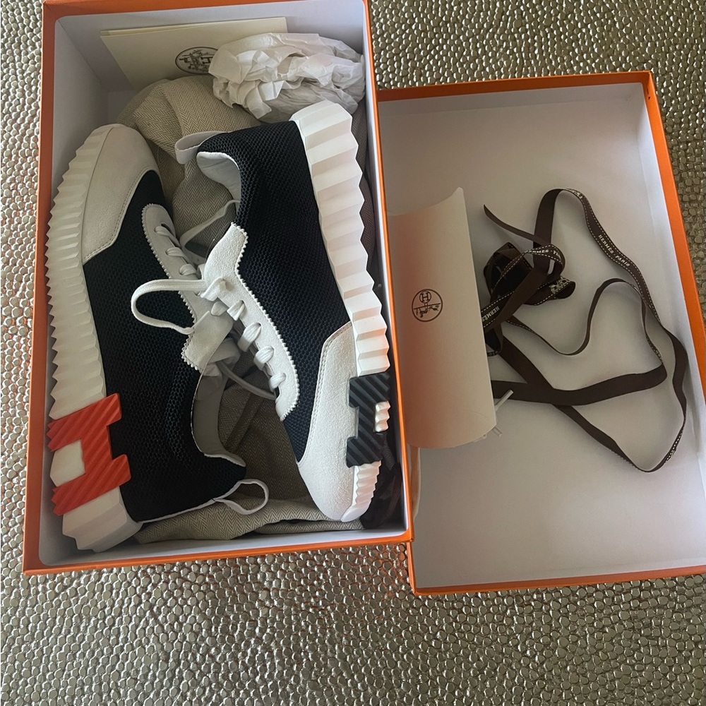 HERMES WOMEN SIZE 40.5 SNEAKERS - Picture 2 of 7